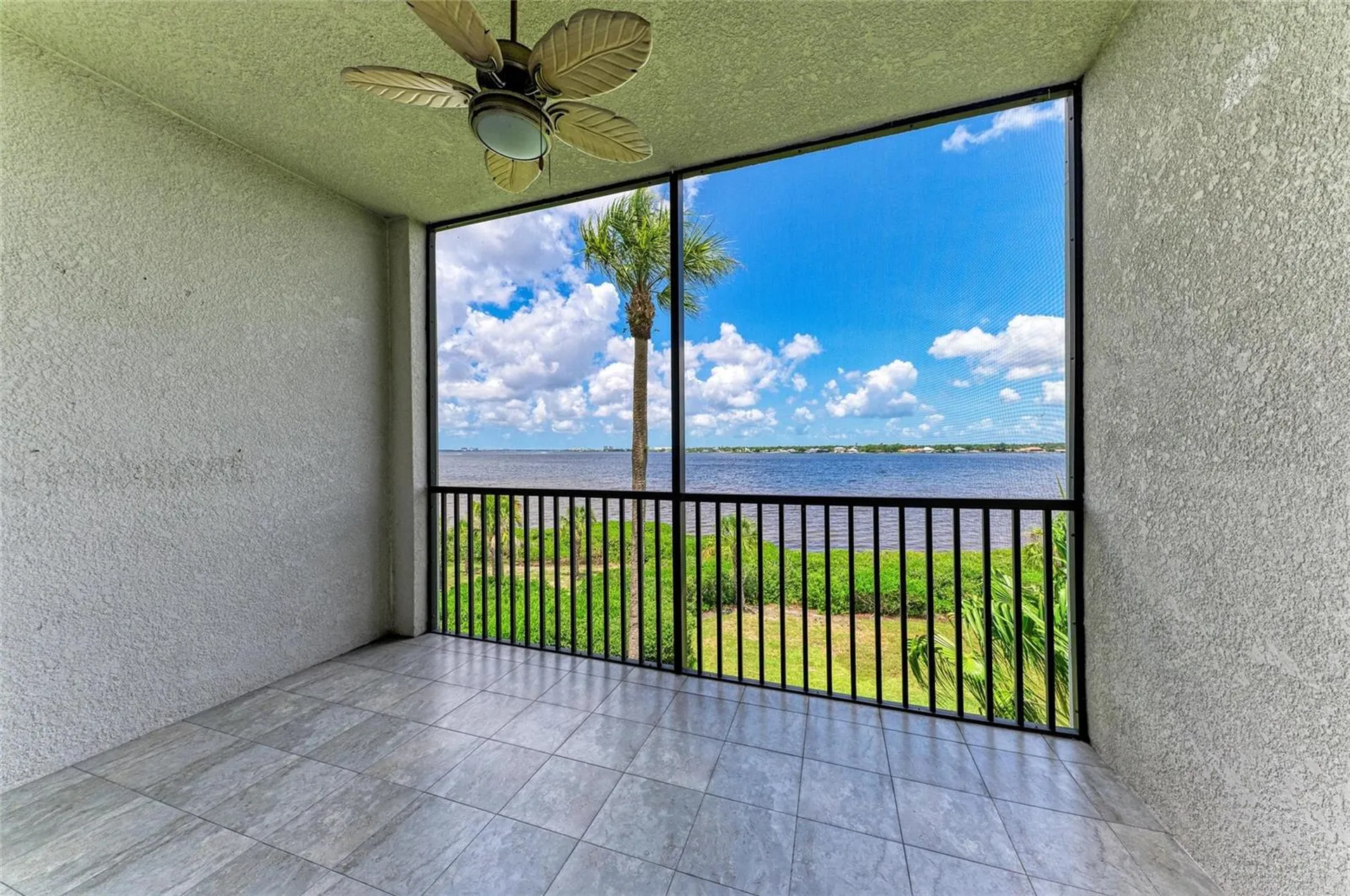 1010 Tidewater Shores Loop Bradenton FL 34208