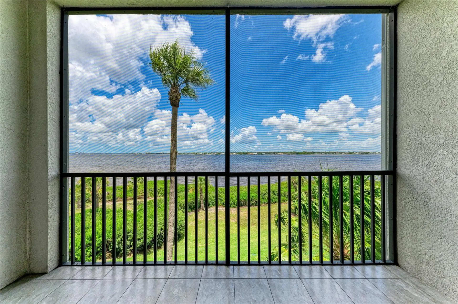 1010 Tidewater Shores Loop Bradenton FL 34208