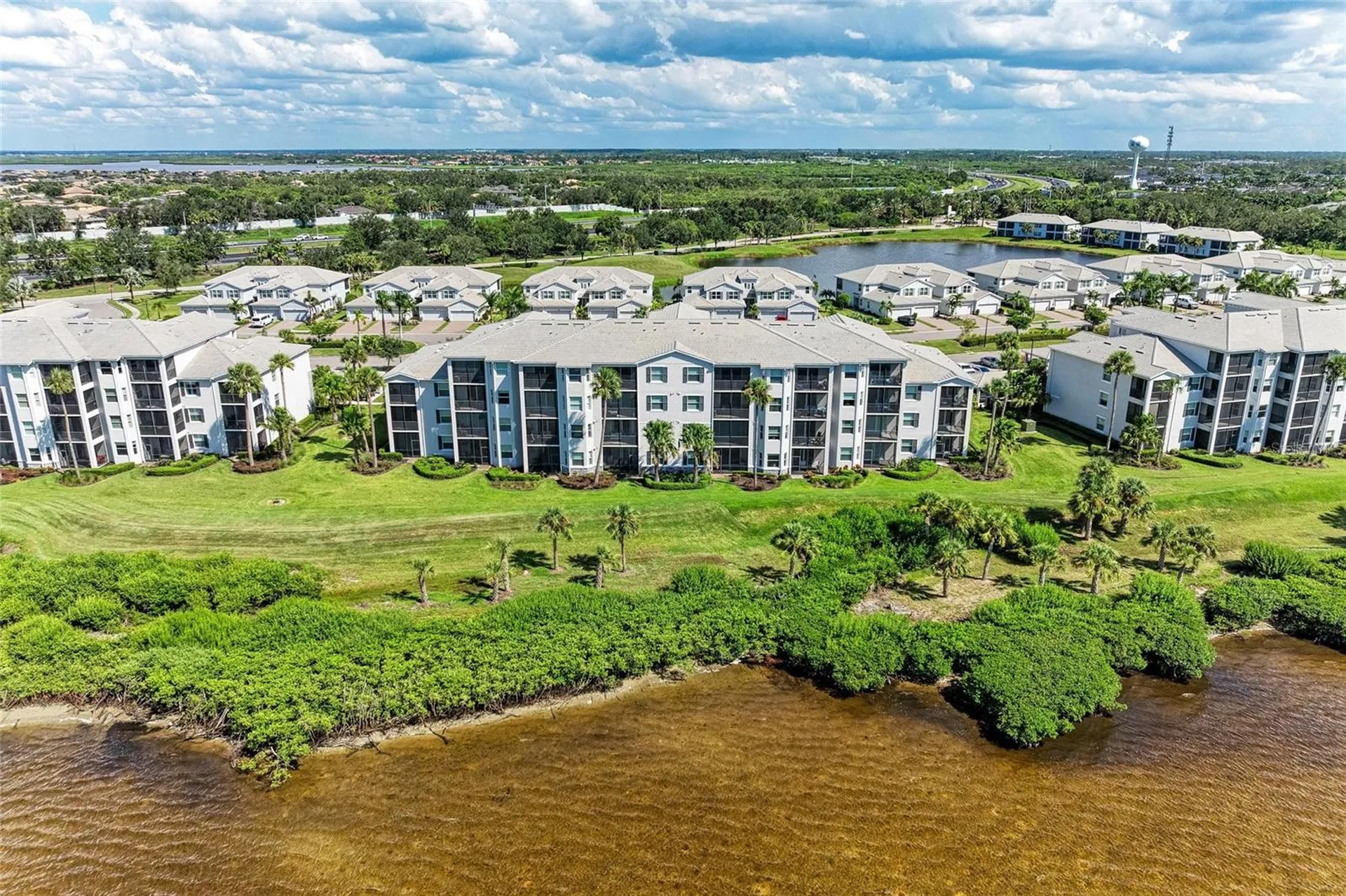 1010 Tidewater Shores Loop Bradenton FL 34208