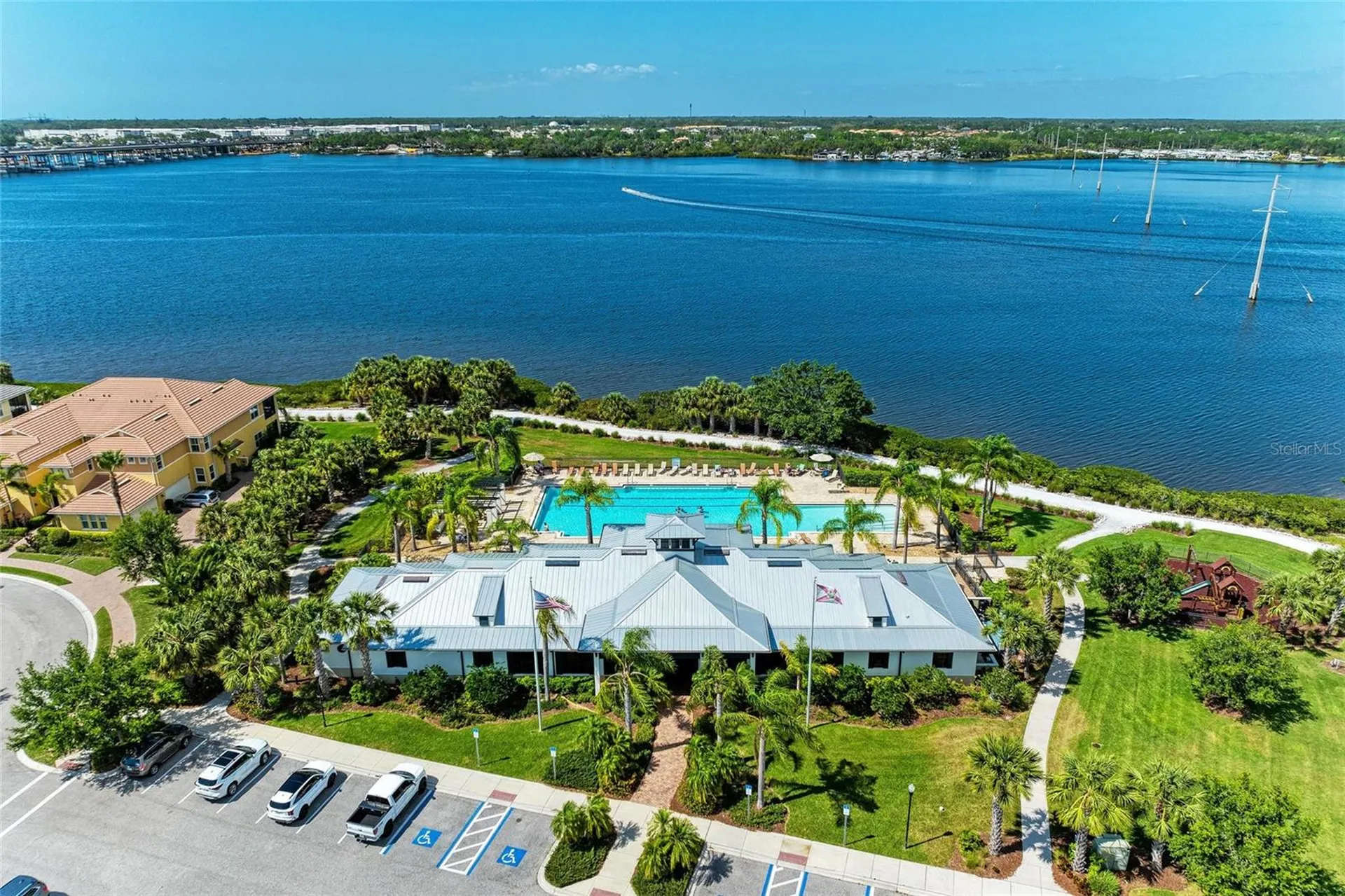 1010 Tidewater Shores Loop Bradenton FL 34208