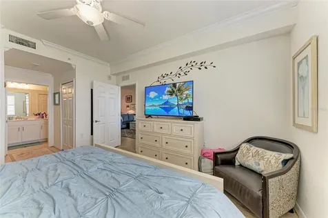 1010 Tidewater Shores Loop Bradenton FL 34208
