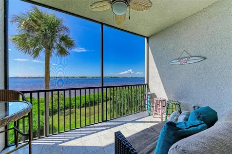 1010 Tidewater Shores Loop Bradenton FL 34208