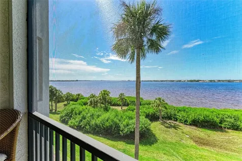 1010 Tidewater Shores Loop Bradenton FL 34208