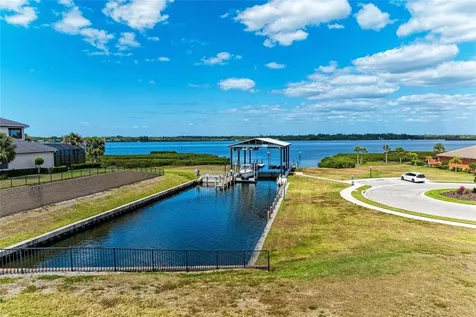 1010 Tidewater Shores Loop Bradenton FL 34208
