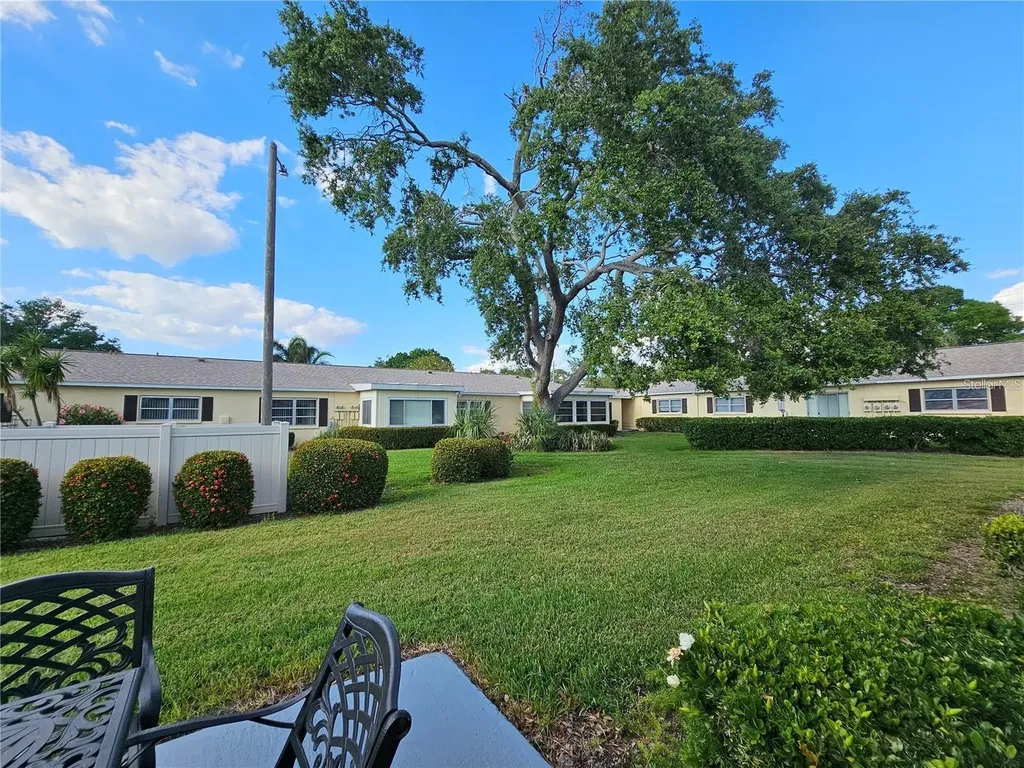 390 301 Boulevard W Bradenton FL 34205