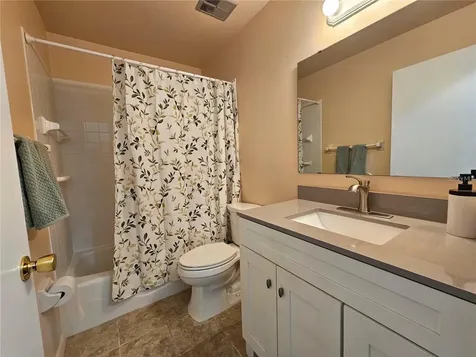 390 301 Boulevard W Bradenton FL 34205