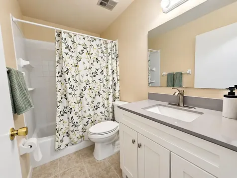 390 301 Boulevard W Bradenton FL 34205