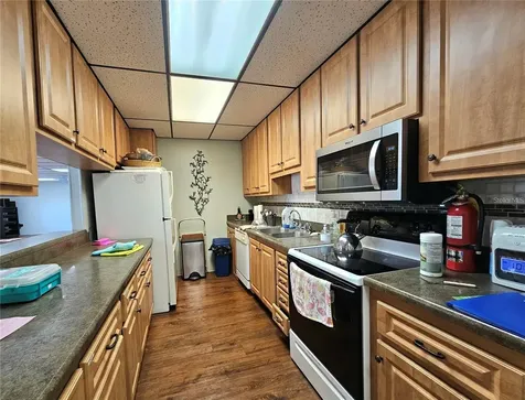 390 301 Boulevard W Bradenton FL 34205