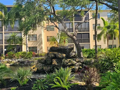 390 301 Boulevard W Bradenton FL 34205