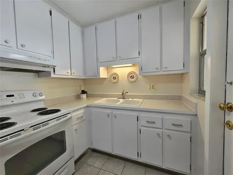 390 301 Boulevard W Bradenton FL 34205