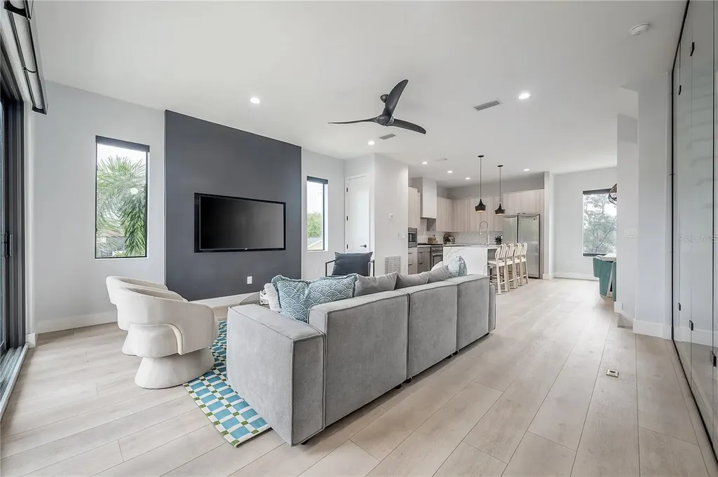 117 W Gladys Street Tampa FL 33602