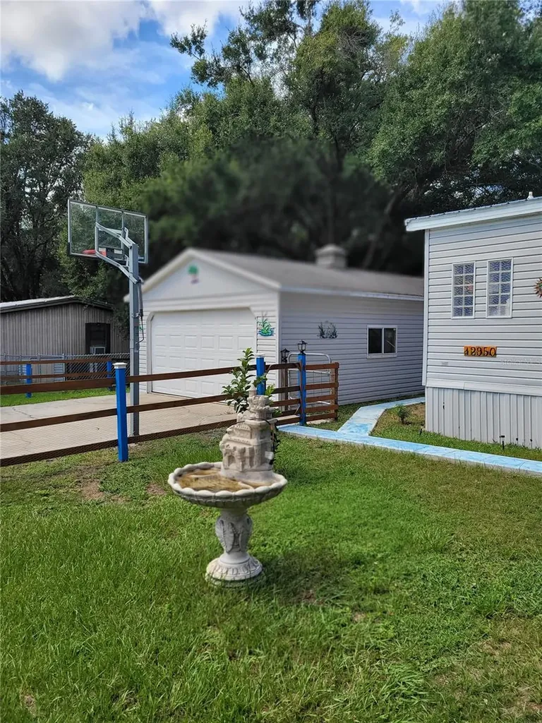 12950 SE 104th Court Belleview FL 34420