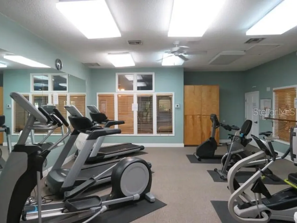 995 Spinnaker Court Tarpon Springs FL 34689