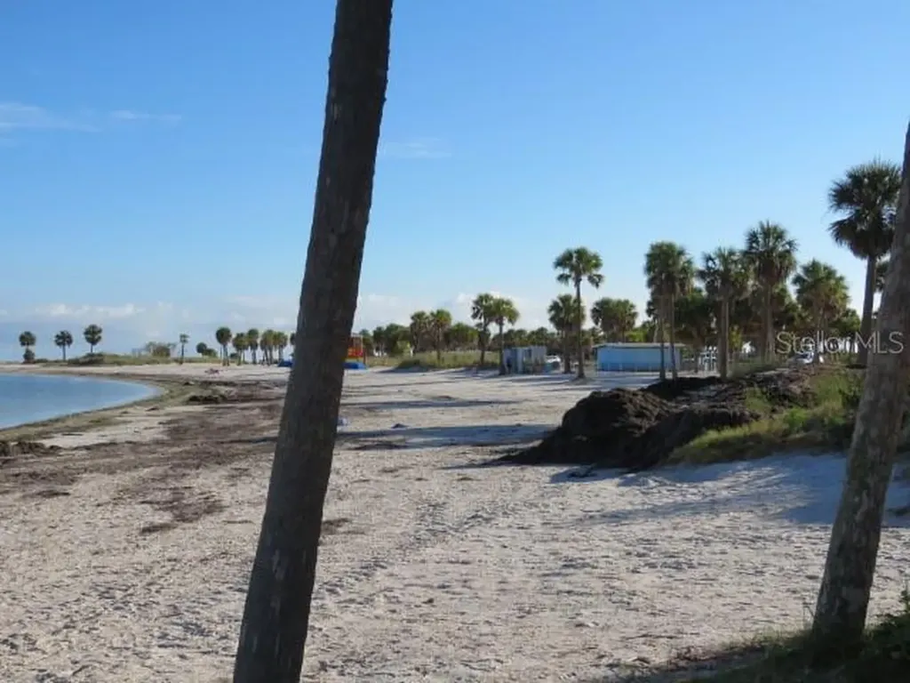995 Spinnaker Court Tarpon Springs FL 34689