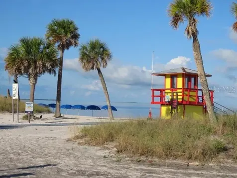 995 Spinnaker Court Tarpon Springs FL 34689