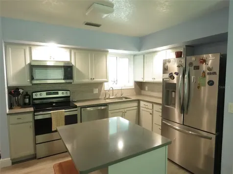 995 Spinnaker Court Tarpon Springs FL 34689