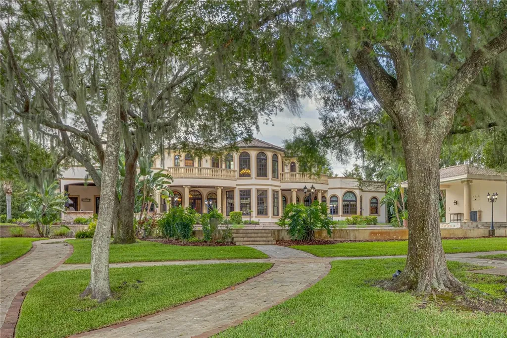 117 Bellamere Palms Court Lutz FL 33549
