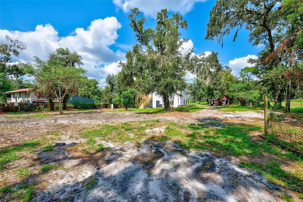2003 W Sam Allen Road Plant City FL 33565