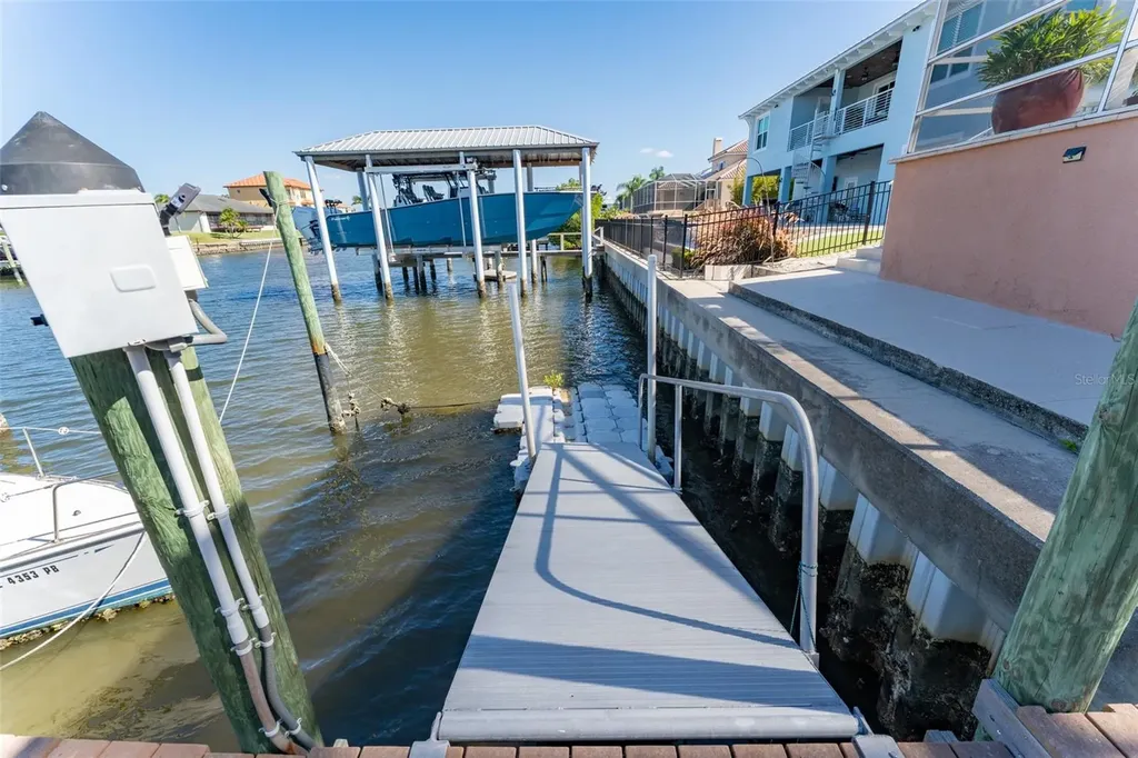 825 Birdie Way Apollo Beach FL 33572