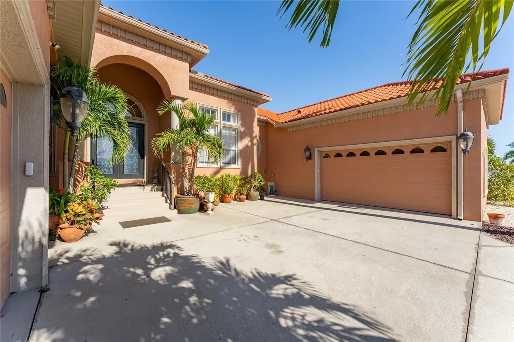 825 Birdie Way Apollo Beach FL 33572