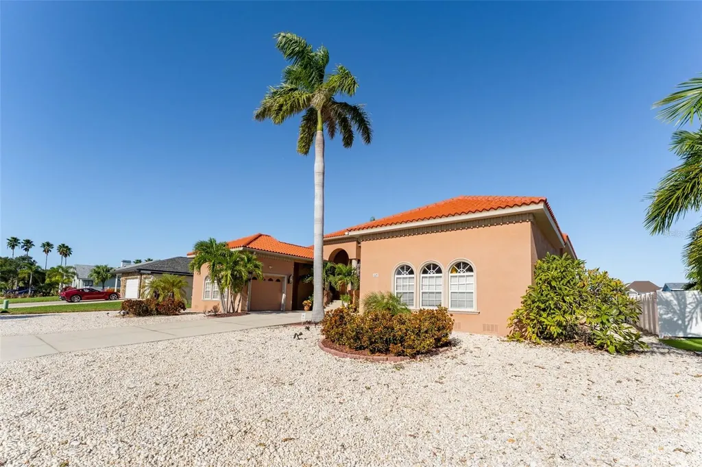 825 Birdie Way Apollo Beach FL 33572