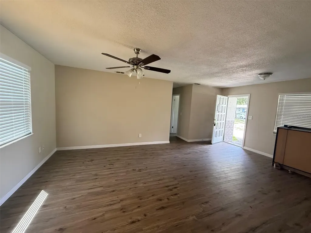 1893 Aaron Avenue Orlando FL 32811