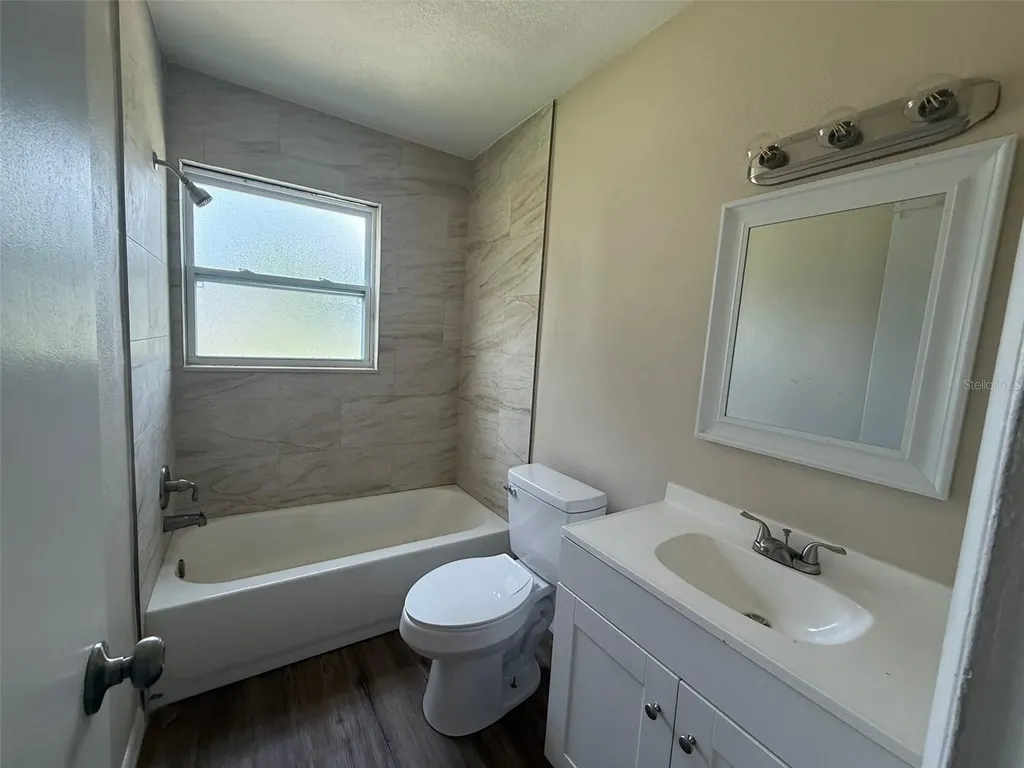 1893 Aaron Avenue Orlando FL 32811