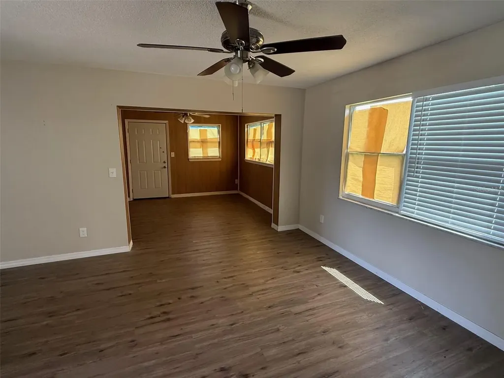 1893 Aaron Avenue Orlando FL 32811