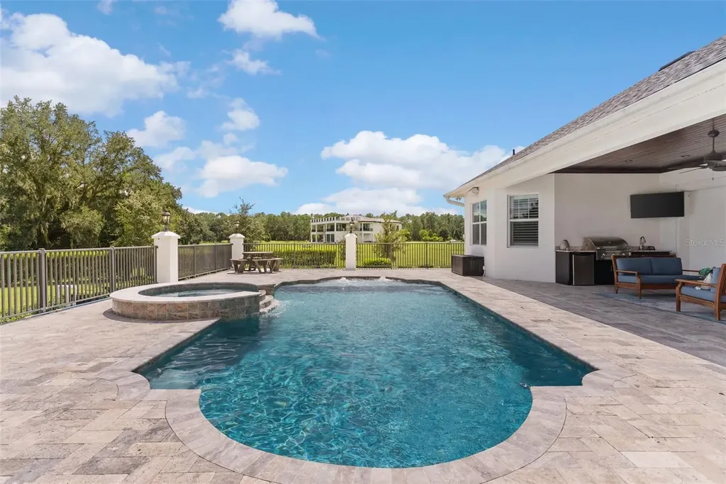 10705 Crane Hill Court Thonotosassa FL 33592