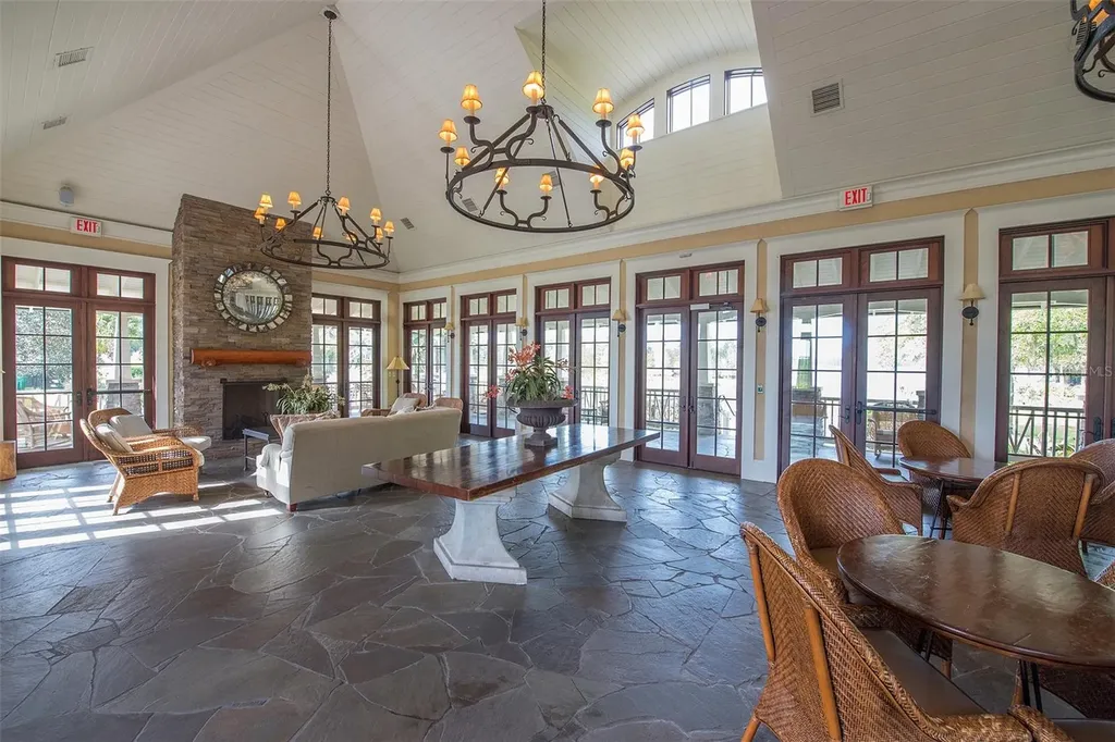 10705 Crane Hill Court Thonotosassa FL 33592