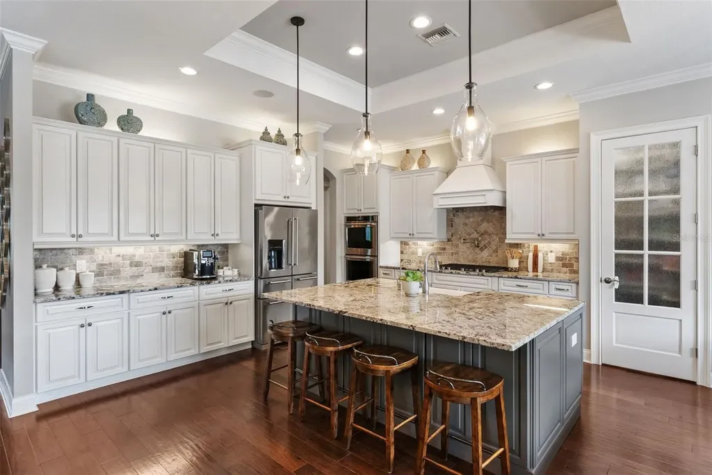 10705 Crane Hill Court Thonotosassa FL 33592