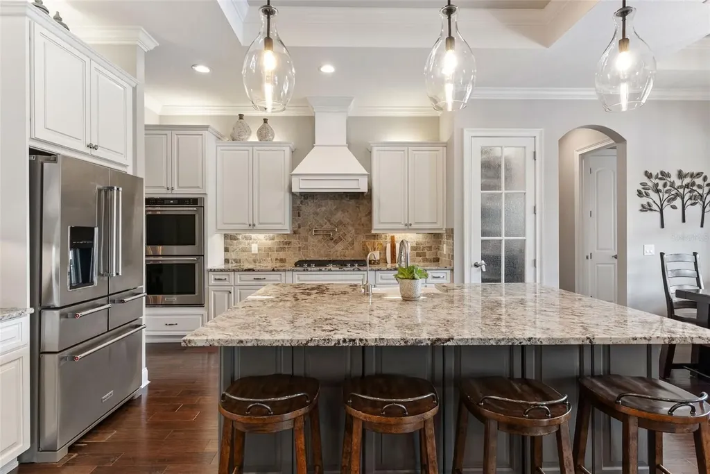 10705 Crane Hill Court Thonotosassa FL 33592