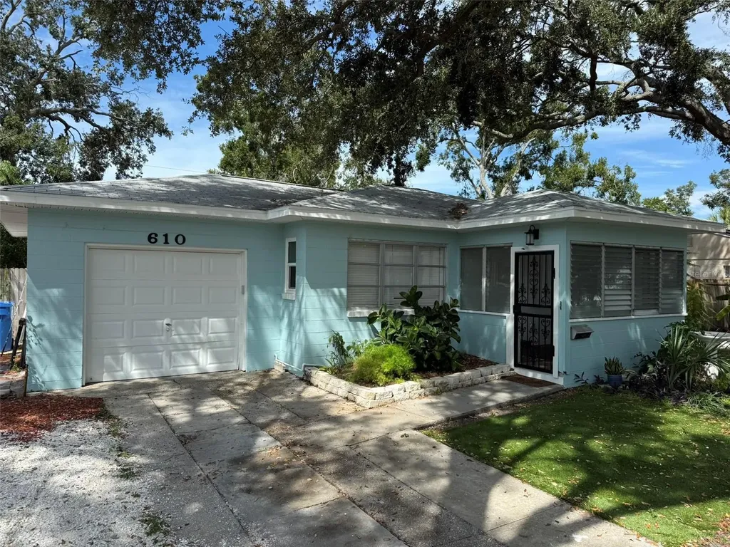 610 74th Street N St Petersburg FL 33710