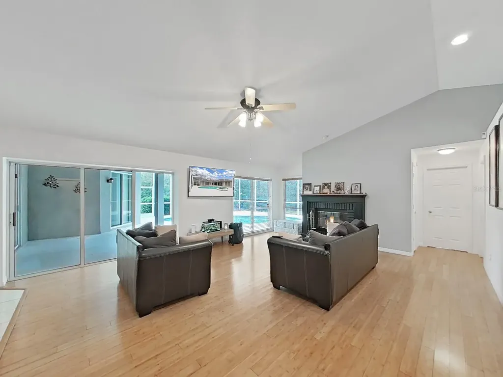 17307 Oak Ledge Drive Lutz FL 33549