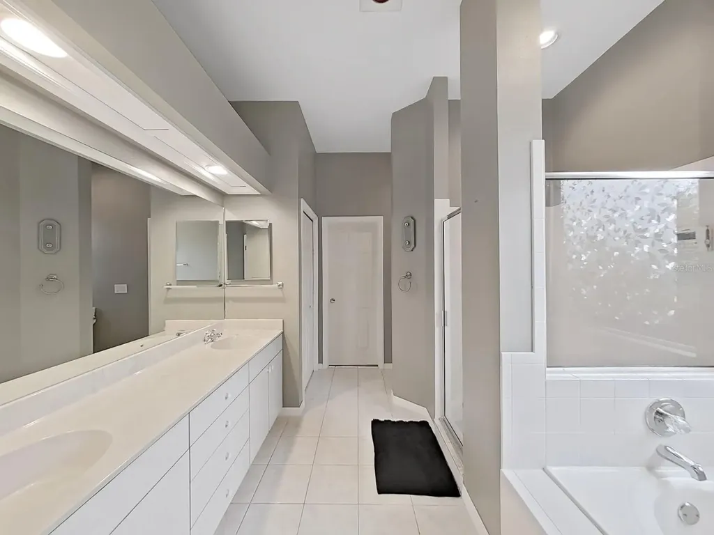 17307 Oak Ledge Drive Lutz FL 33549
