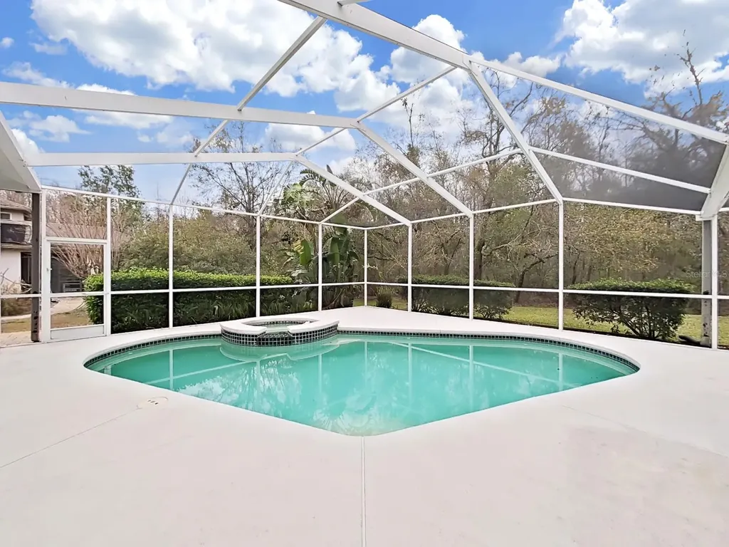17307 Oak Ledge Drive Lutz FL 33549