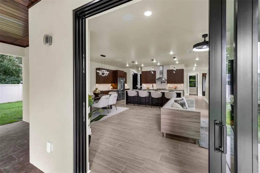 1910 Cloverlawn Avenue Orlando FL 32806