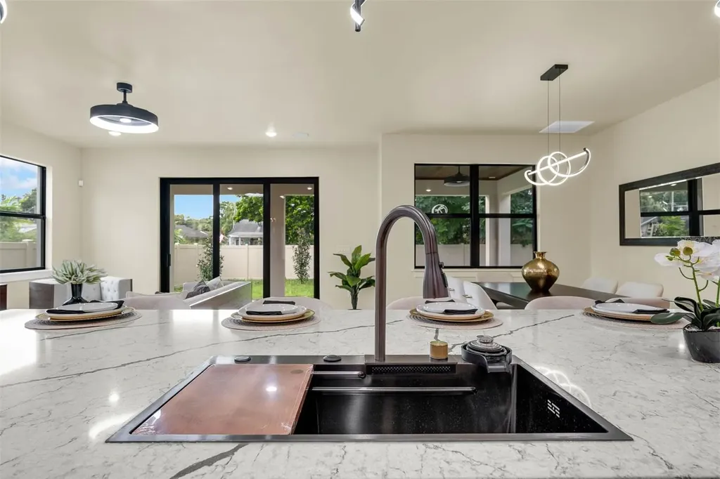 1910 Cloverlawn Avenue Orlando FL 32806