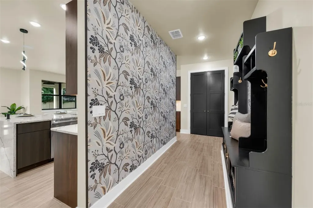 1910 Cloverlawn Avenue Orlando FL 32806