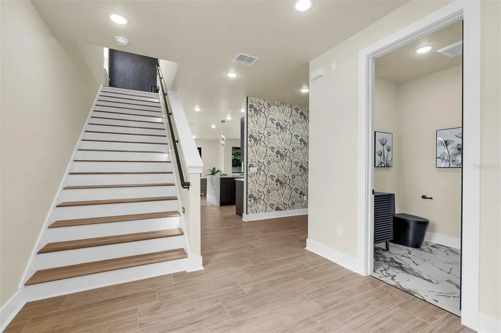 1910 Cloverlawn Avenue Orlando FL 32806