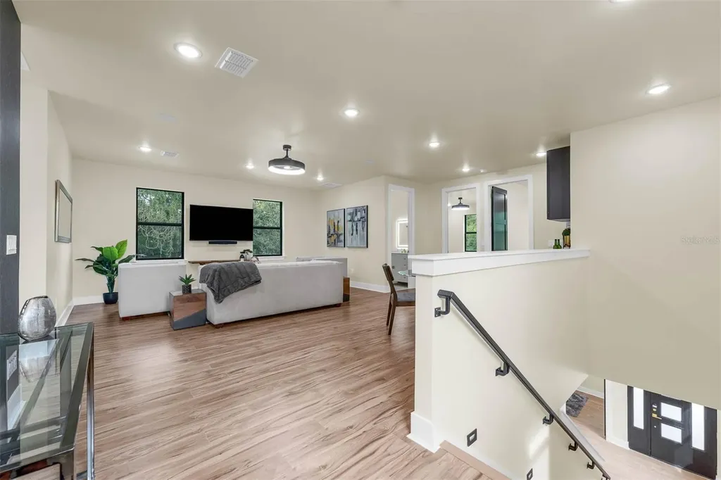 1910 Cloverlawn Avenue Orlando FL 32806
