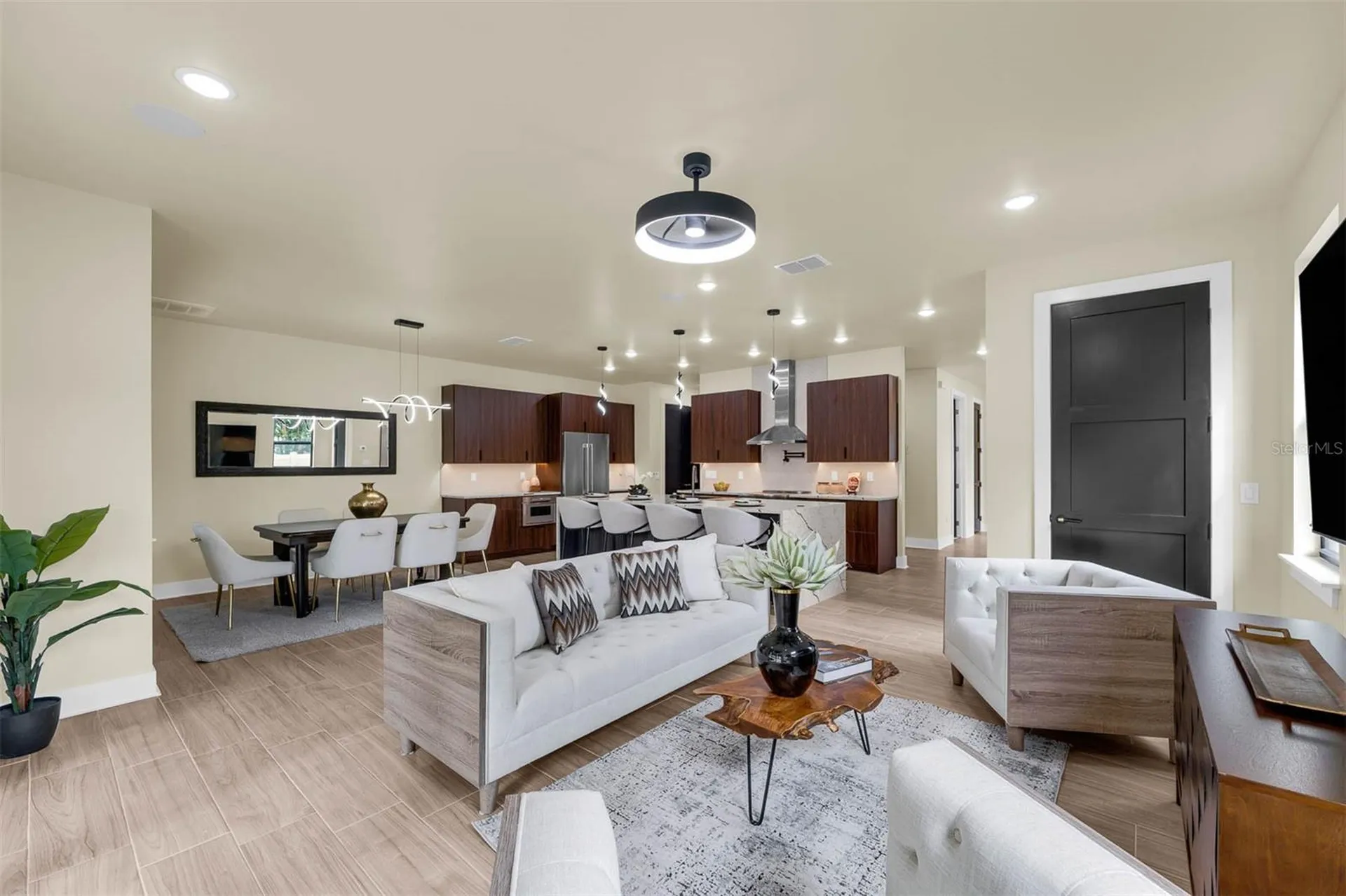 1910 Cloverlawn Avenue Orlando FL 32806