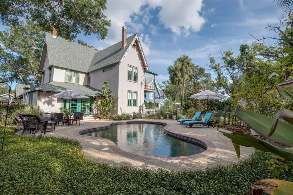 101 Read Street Tarpon Springs FL 34689