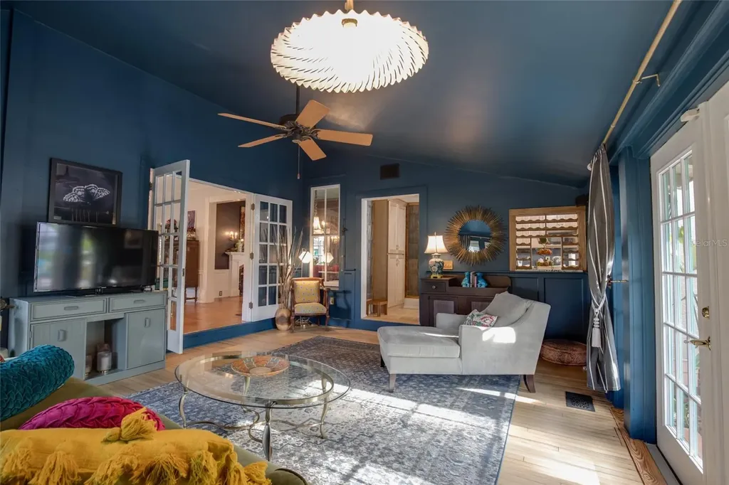 101 Read Street Tarpon Springs FL 34689