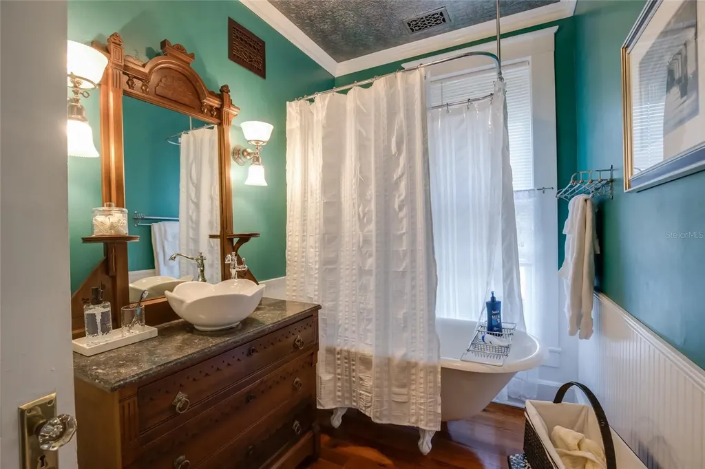 101 Read Street Tarpon Springs FL 34689