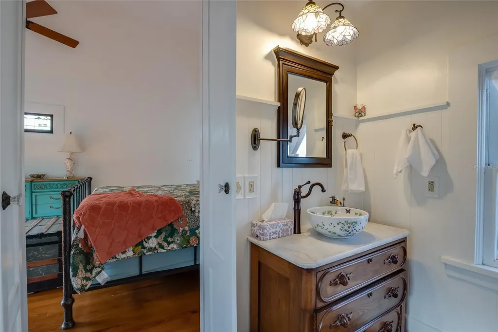 101 Read Street Tarpon Springs FL 34689