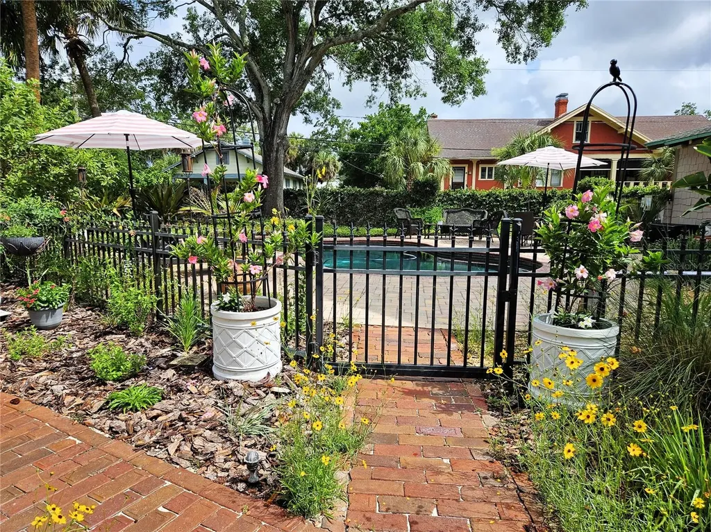 101 Read Street Tarpon Springs FL 34689