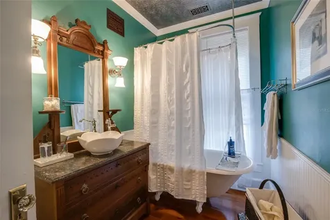101 Read Street Tarpon Springs FL 34689