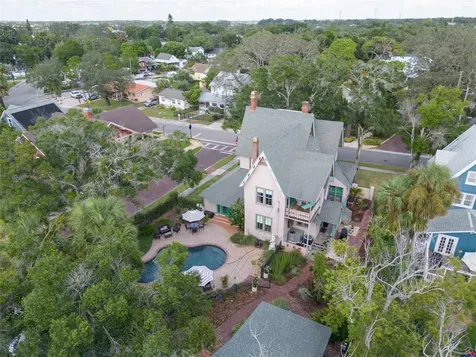 101 Read Street Tarpon Springs FL 34689