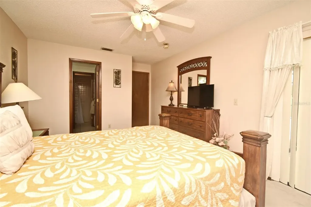 1438 Londra Lane Kissimmee FL 34744